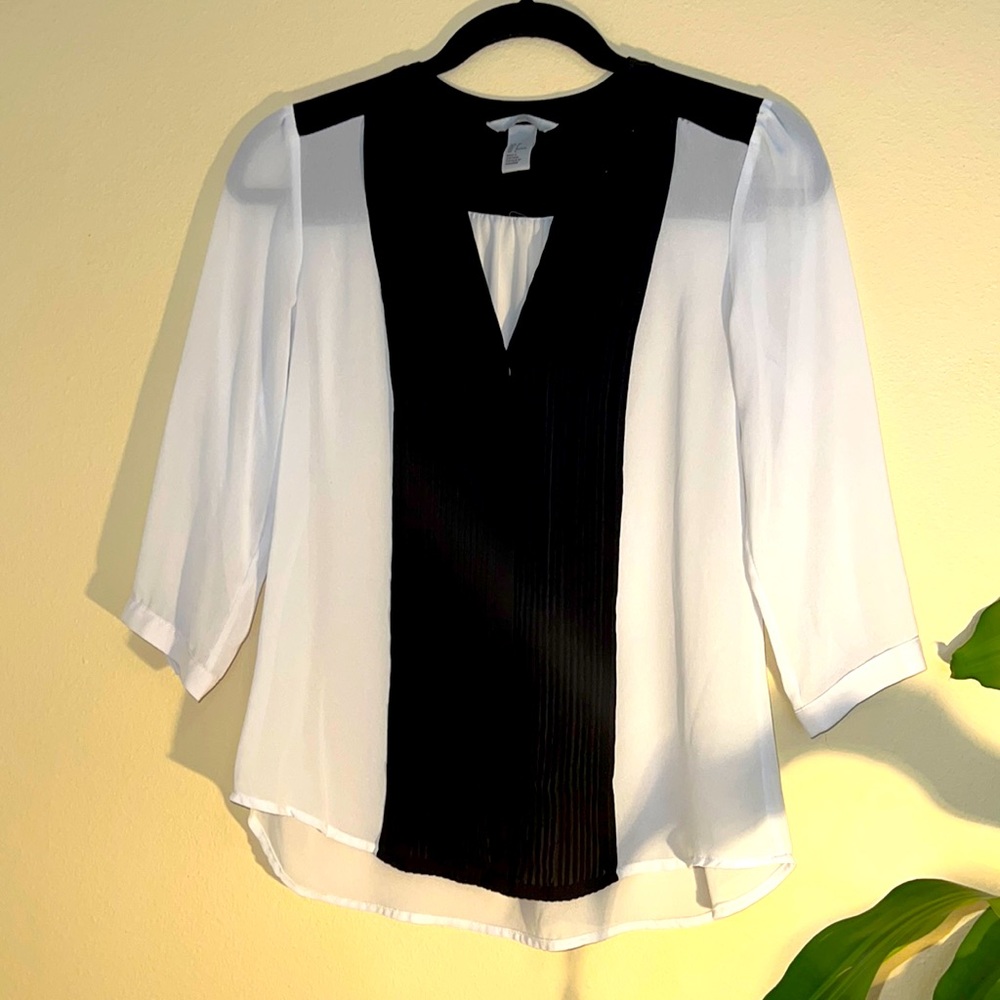 H&M size 6 black and white blouse